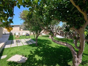 Terrace/patio - Villa Teti, mit Schwimmbad und in der Nähe des Strandes by Interhome (Punta Secca)