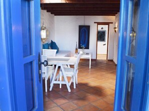 Interior - Lavastein-Bauernhaus Yazmina mit schönem Garten by Interhome (Casas de las Hoyas)