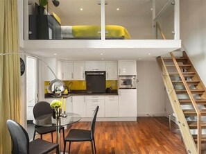 Interior - Urban Stay Portobello Market Studio by Interhome (London)