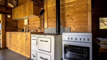 Kühlschrank, Ofen, Kochgeschirr/Geschirr/Besteck