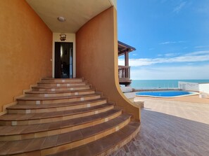 Pool - Villa Baia Smeralda bei Holiday World by Interhome (Agrigento)