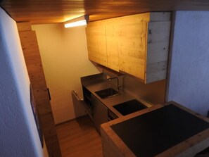 Frigorifero, forno, lavastoviglie, pentole/stoviglie/utensili
