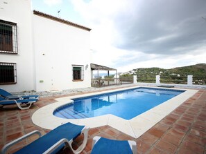 Pool - Cantoblanco Häuser 2 by Interhome (Los Romanes)