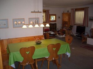 Dining - Familie Frei by Interhome (Bever)
