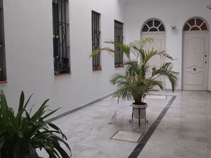 Interior - Touristische Wohnung "Apt. mit Balkonen". by Interhome (Sevilla)