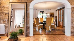 Dining - Villa Moliner ; Ruhe in 3,5 km Entfernung vom Strand von Llenaire by Interhome (Formentor)