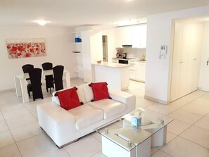 TV - Modern Lake Suite Apt. 605 by Interhome (Locarno)