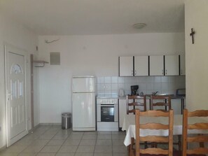 Fridge, oven, cookware/dishes/utensils - Penava OG by Interhome (Karlobag)