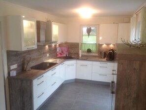 Fridge, microwave, oven, dishwasher - Träumen unter Reet by Interhome (Rerik)