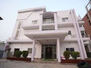 واجهة المنشأة