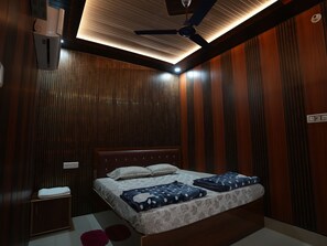 Double Room | Laptop workspace, free WiFi - A K Palace (Ayodhya)