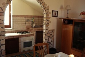 Fridge, oven, cookware/dishes/utensils - Villa Aurea by Interhome (Sciacca)