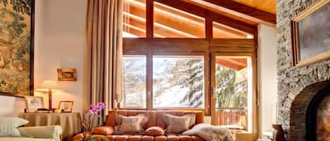 TV, peis og DVD-spiller