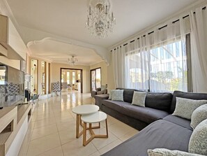 TV, fireplace, DVD player - Luxus-Villa Lucia by Interhome (Mogán)