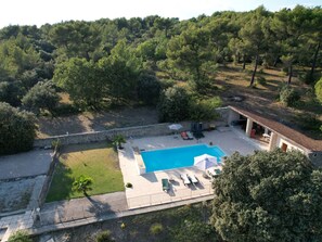 A heated pool - La Ribelle en Provence - Lou recati by Interhome (L'isle sur la Sorgue)