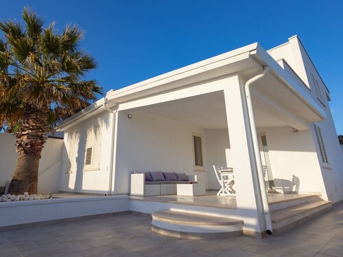 Wohnung 'Weiße Villa al Mare by Interhome