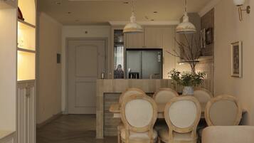 Business Apartment, Bathtub | Living area | 45-inch Smart TV with digital channels, fireplace, Netflix