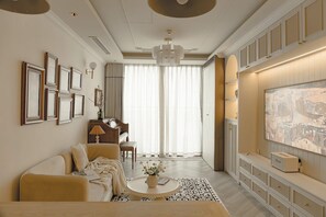 Business Apartment, Bathtub | Egyptian cotton sheets, premium bedding, down duvets, memory-foam beds - Worth Living Apartment-Hoan Kiem Lake (Hanoi)