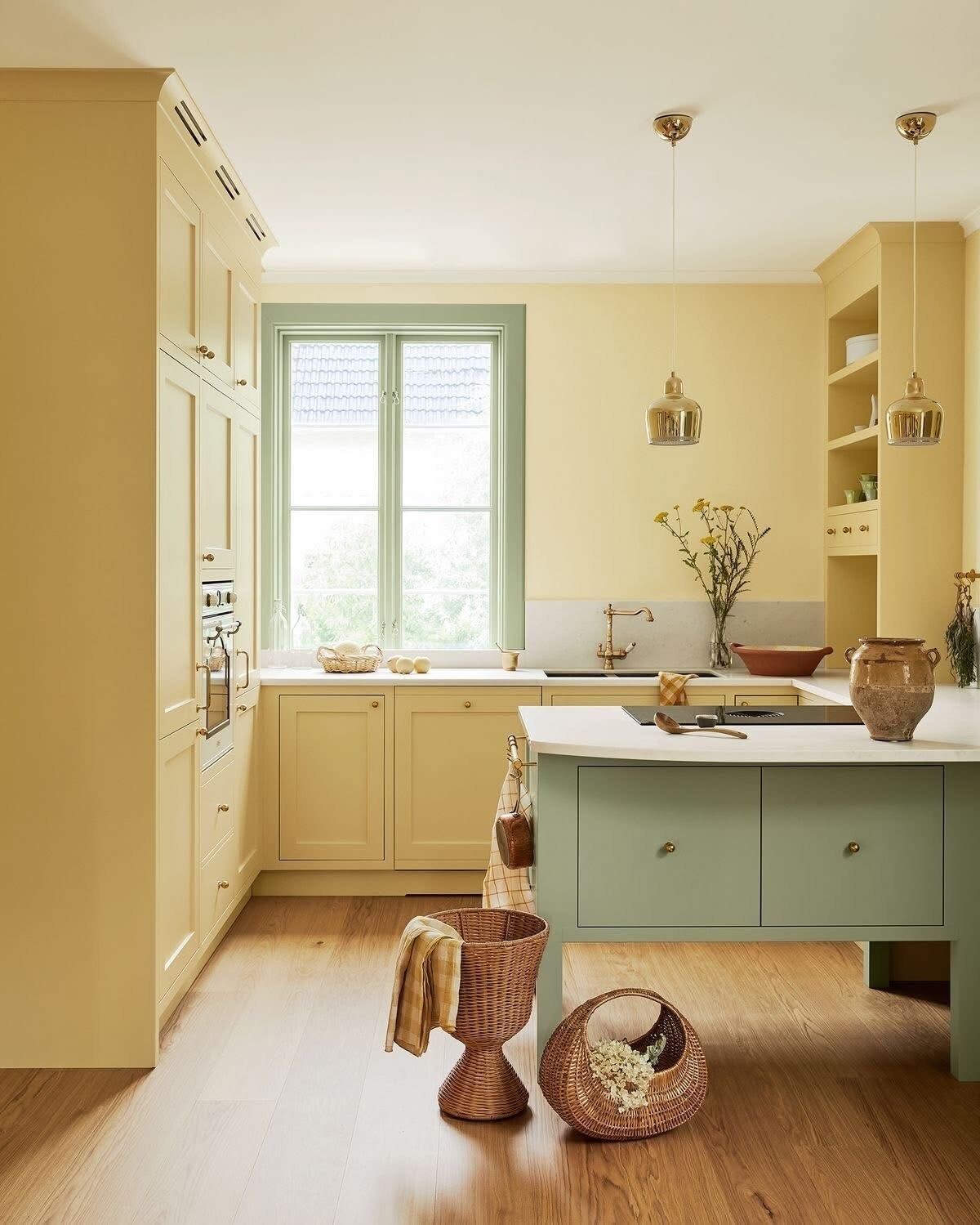 Comfort Studio, Kitchenette | Egyptian cotton sheets, premium bedding, down duvets, memory-foam beds