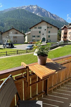 Outdoor dining - Chesa Culaischem by Interhome (Zuoz)