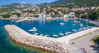 für 6 Personen in Klenovica by Interhome