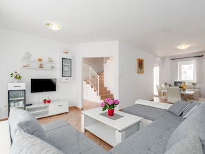 TV - Viktoria by Interhome (Poreč)
