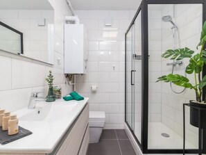 Bathroom - Wohnung mit Blick auf das Wasser by Interhome (Pula)