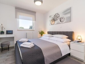 Internet - Wohnung mit Blick auf das Wasser by Interhome (Pula)