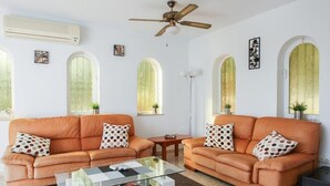 Living area - Villa Violeta by Interhome (Benalmádena Costa)