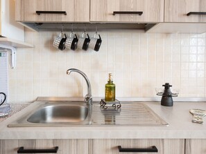 Fridge, microwave, oven, cookware/dishes/utensils - Casa Marsala Centro bei Holiday World by Interhome (Marsala)