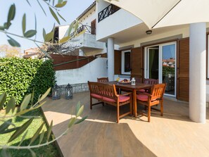 Outdoor dining - Vacation home Oliva by Interhome (Poreč)