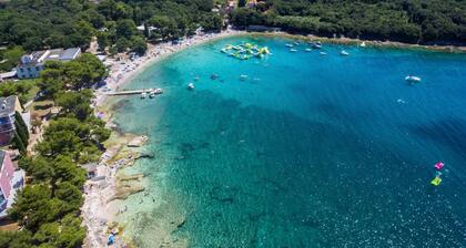 mit Blick auf das Wasser by Interhome