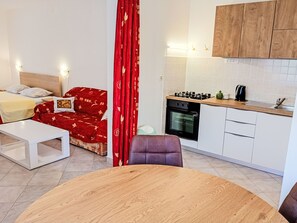 Interior - mit Blick auf das Wasser by Interhome (Pula/Banjole)