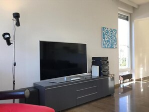 Interior - mit Panorama-Sicht und Schwimmbad by Interhome (Locarno)