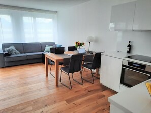 Fridge, oven, dishwasher, cookware/dishes/utensils - Panorama Locarno by Interhome (Locarno)