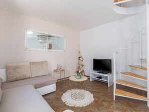 TV - Leni A2 by Interhome (Poreč)