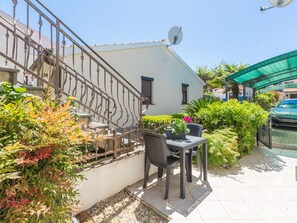 Outdoor dining - Leni A2 by Interhome (Poreč)