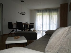 TV - Casa Robinia by Interhome (Locarno)
