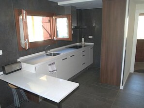 Fridge, microwave, oven, dishwasher - "Biescas by Interhome (Yesero)