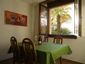 Dining - Appartementhaus Onyx - zentrale, ruhige Lage by Interhome (Locarno)