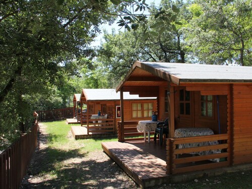 Gemütlicher Ferienbungalow Isabena by Interhome