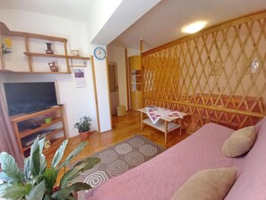 TV - Wohnung in Pješčana Uvala, 500 m vom Strand entfernt by Interhome (Pula/Banjole)