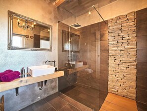Towels - Ferienvilla 'Villa Nikolina' mit privatem Pool by Interhome (Pula)