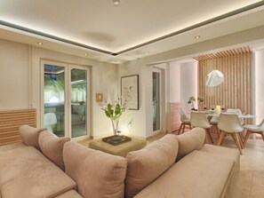 Interior - Stylisches Haus mit Dachterrasse, Bar und Hot Tub by Interhome (Pula/Premantura)