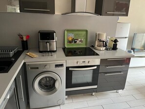 Refrigerador, microondas, horno y lavavajillas 