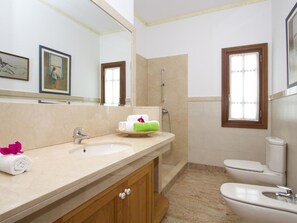 Towels - Ruhiges Landhaus Remedios mit Panoramablick by Interhome (El Mojon)