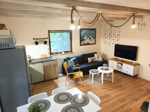 TV, fireplace - mit Jacuzzi by Interhome (Kopalino)