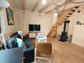 Télévision, cheminée