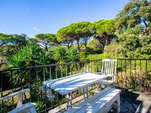 Outdoor dining - Villa Regina by Interhome (Les Issambres)