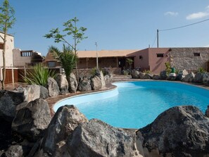 A heated pool - Kanarisches Haus mit privatem Pool und Garten by Interhome (Giniginamar)